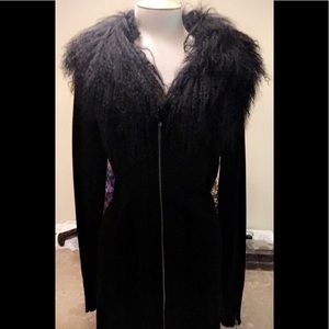Nice thin sweater w fur